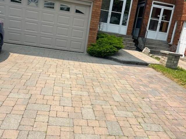 apartment at 2 GRITTANI LANE, Toronto, Ontario, M1S5B7