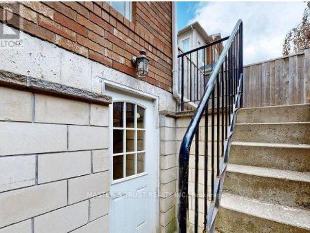 apartment at 3064 STORNOWAY CIRCUIT, Oakville, Ontario, L6M5H7