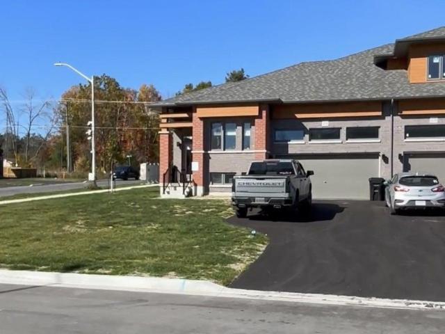 apartment at 3080 SANDY ACRES AVENUE, Severn, Ontario, L3V8P8