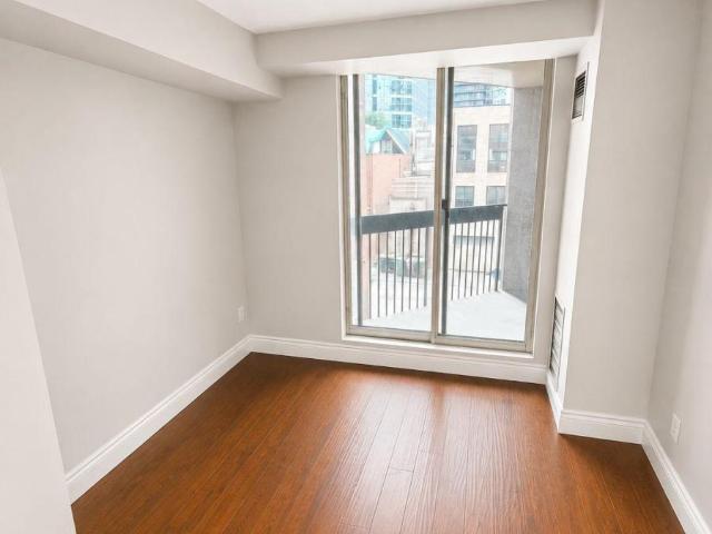 apartment at 301 633 BAY STREET, Toronto, Ontario, M5G2G4