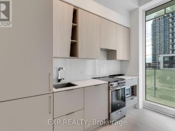 apartment at 313 3900 CONFEDERATION PARKWAY, Mississauga, Ontario, L5B0M3