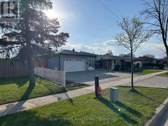 apartment at 3246 OAKGLADE CRESCENT, Mississauga, Ontario, L5C1X3