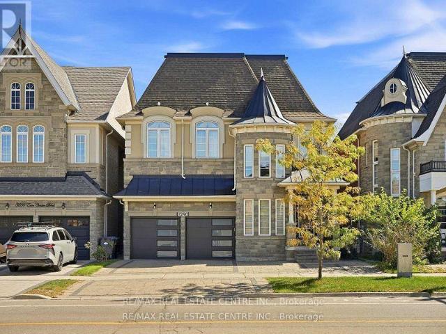 apartment at 3290 ERIN CENTRE BOULEVARD