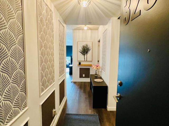 apartment at 323 7 SMITH CRESCENT, Toronto, Ontario, M8Z0G3