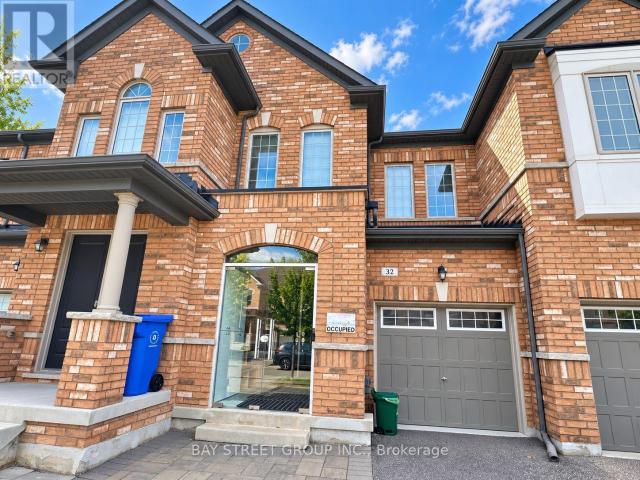 apartment at 32 CAPREOL AVENUE, Aurora, Ontario, L4G7C4
