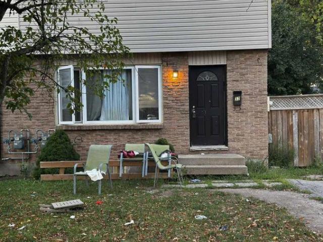 apartment at MAIN & 2ND 32 ELVIRA CRESCENT, London South, Ontario, N6E2P4