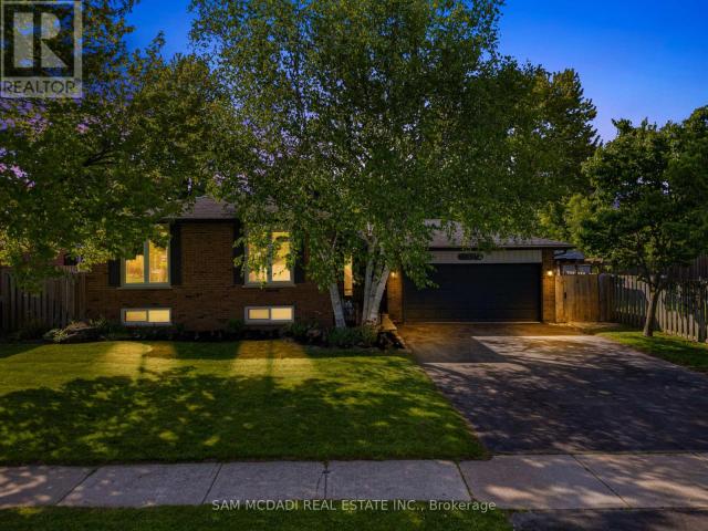 apartment at 32 MILVERTON CLOSE, Hamilton, Ontario, L8B0A9