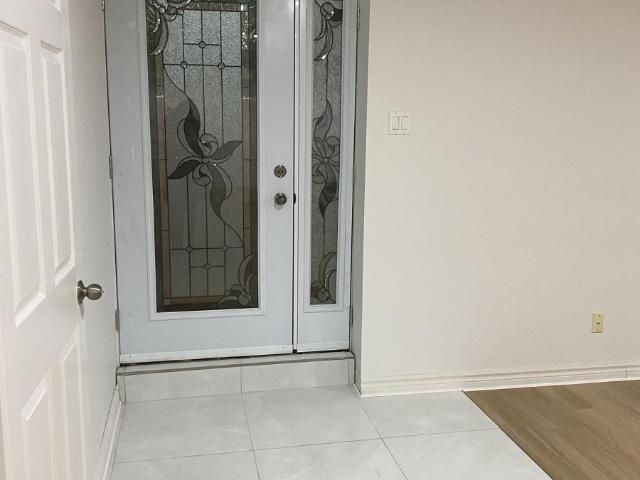 apartment at 33 COUNTRY HEIGHTS DRIVE, Richmond Hill, Ontario, L4E3M8