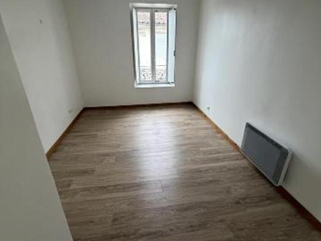 Apartment at 33 Langon, LANGON, 33210, France