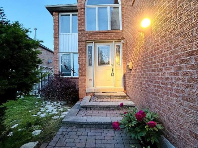 apartment at 33 WESTMORELAND COURT, Markham, Ontario, L3R8L9