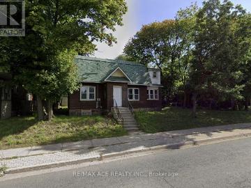 Rankin Location 15d, Ontario - Parking