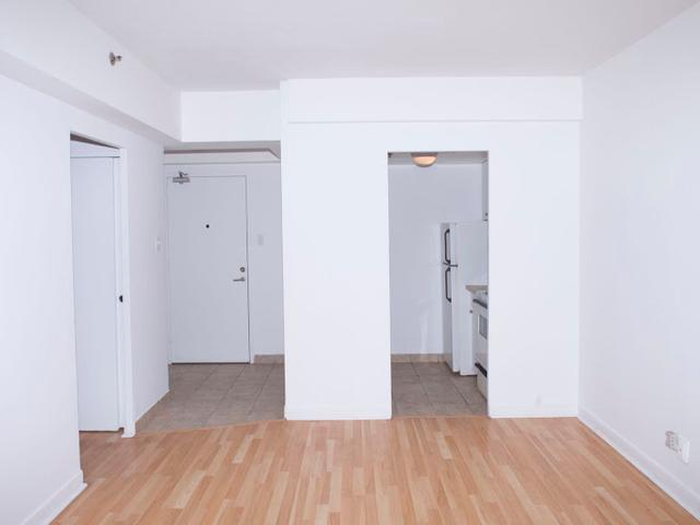 apartment at 3455 Rue Aylmer Milton Park Montreal H2X 2B5