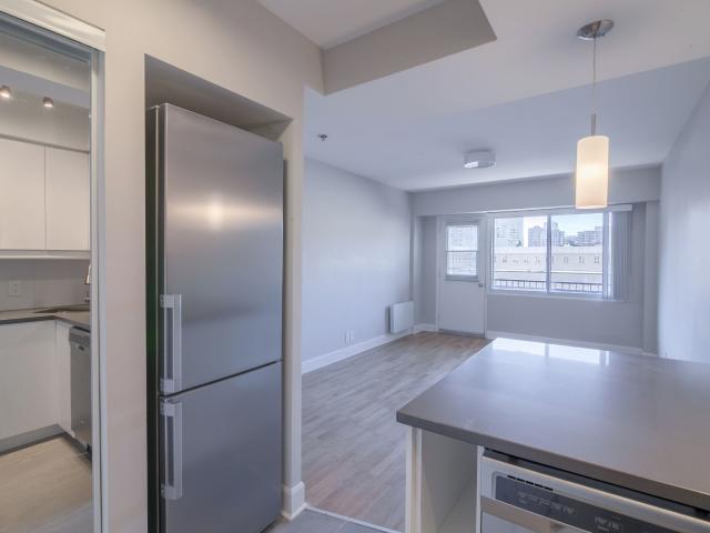 apartment at 3455 Rue Aylmer Milton Park Montreal H2X 2B5