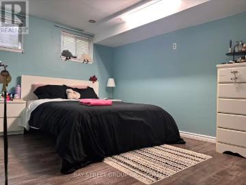 apartment at 35 CAIRNSIDE CRESCENT, Toronto, Ontario, M2J3M9