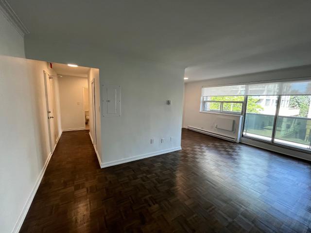 apartment at 365 Eglinton Avenue East Midtown Toronto M4P 1M5