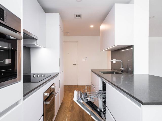 apartment at 365 Eglinton Avenue East Midtown Toronto M4P 1M5