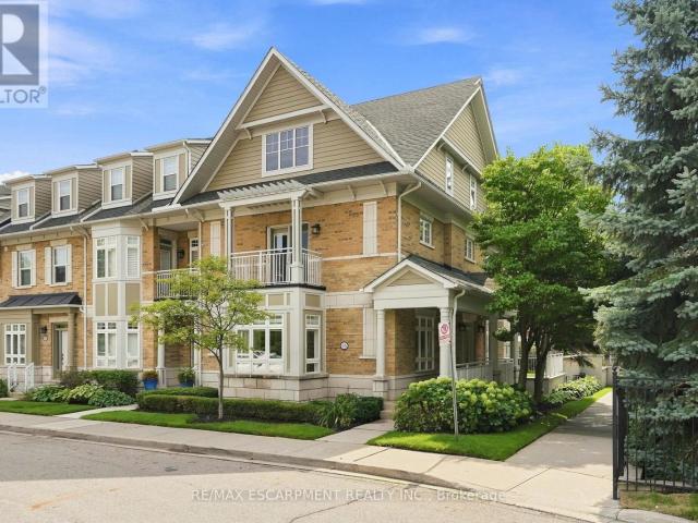 apartment at 36 COMPASS WAY