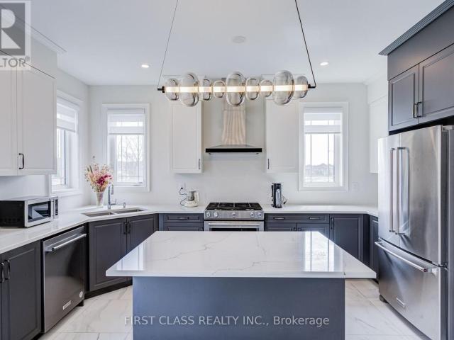 apartment at 376 SEAVIEW HEIGHTS