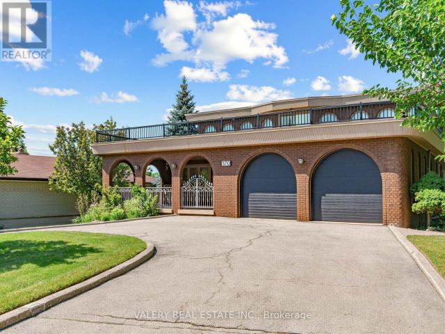 apartment at 370 MAPLE LEAF DRIVE