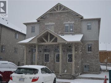 Kitchener, Ontario - Patio, Parking