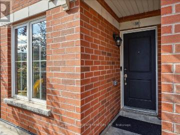 Nova Scotia - Nouvelle-Écosse - Patio, Parking
