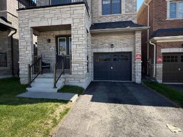 Cambridge, Waterloo, Ontario - Office room