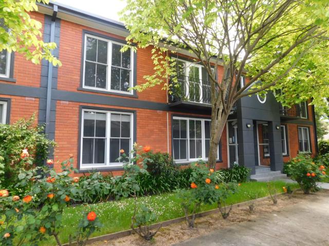 apartment at 3/8 Elphin Street, Ivanhoe