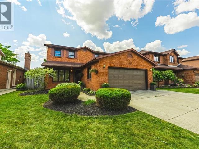 apartment at 39 PARKWOOD Crescent, Hamilton, Ontario, L8V4Z9