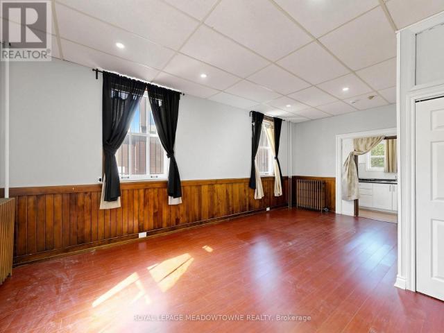 apartment at 7 70 MILL STREET, Halton Hills, Ontario, L7G2C9