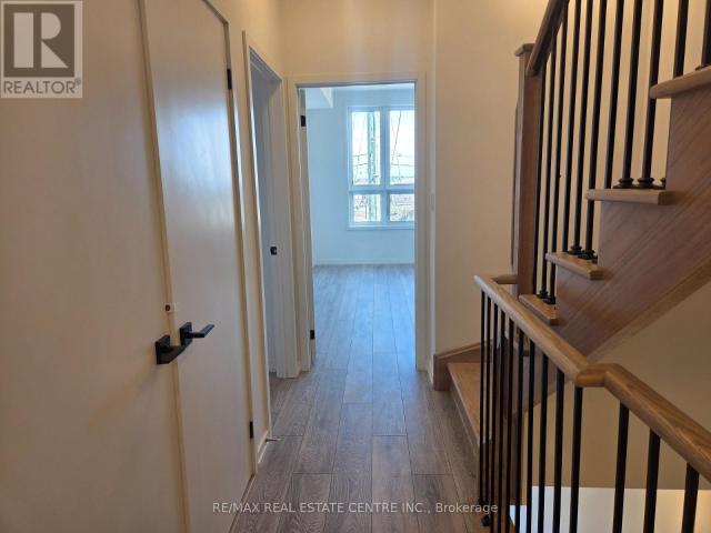 apartment at 7 16 LYTHAM GREEN CIRCLE, Newmarket, Ontario, L3Y0H3