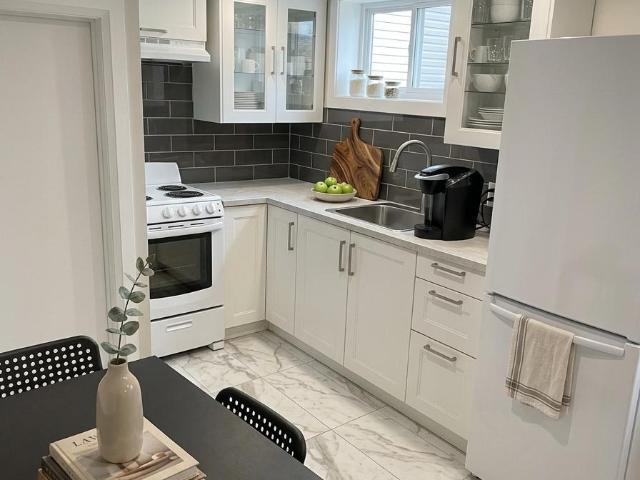 apartment at 7 BSMT – 237 LAKESHORE ROAD E