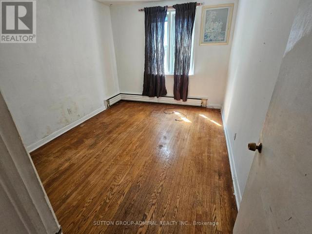 apartment at 7 ELWAY COURT