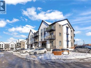 Cambridge, Waterloo, Ontario - Balcony