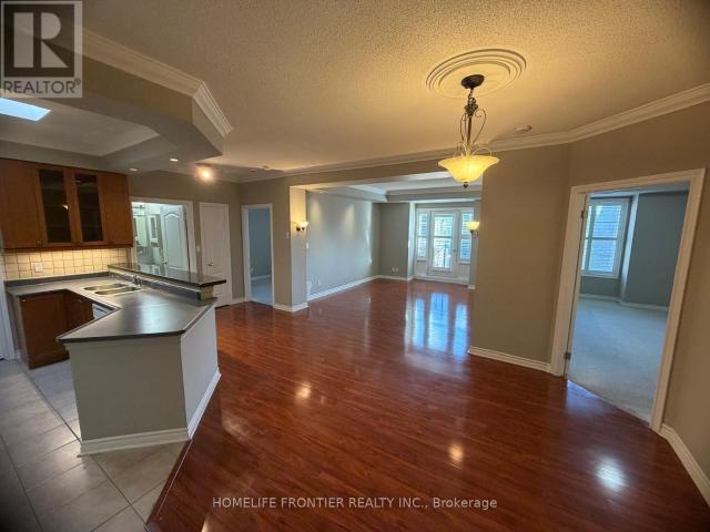 apartment at 402 3351 CAWTHRA ROAD, Mississauga, Ontario, L5A4N5