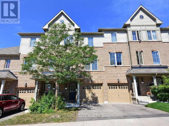 apartment at 40 CEDAR LAKE CRESCENT