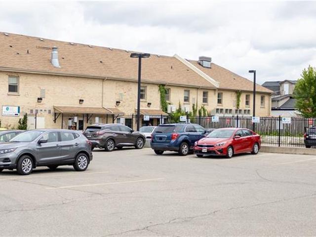 apartment at 40 EAST Avenue, Brantford, Ontario, N3S3L3