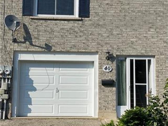 apartment at 40 MARLBORO Court, Woodstock, Ontario, N4S8P4