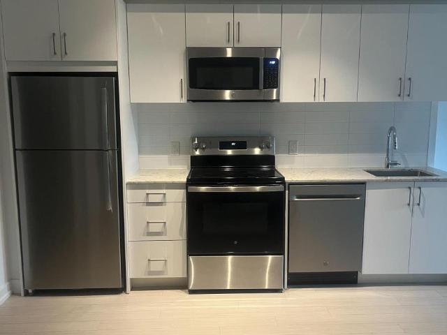 apartment at 413 4010 EGLINTON AVENUE W, Toronto, Ontario, M9A0G5