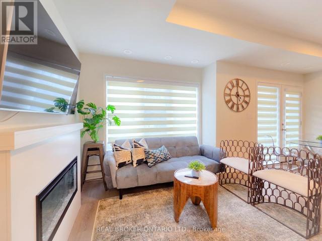 apartment at 41 MATAWIN LANE, Richmond Hill, Ontario, L4B0H8