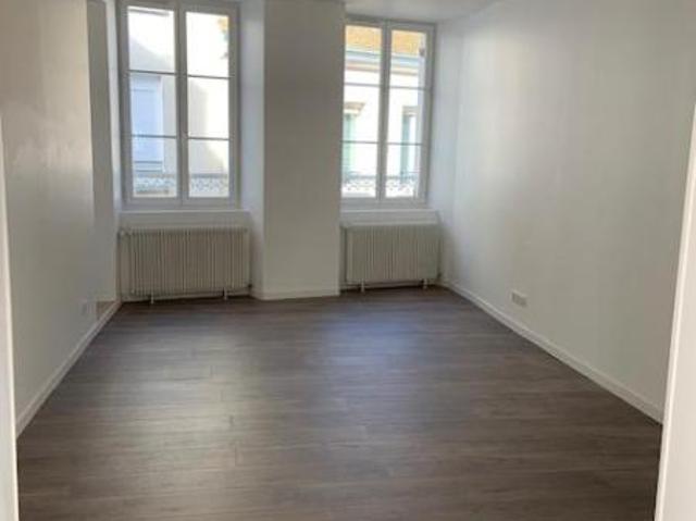 Apartment at 45 Puiseaux, PUISEAUX, 45390, France