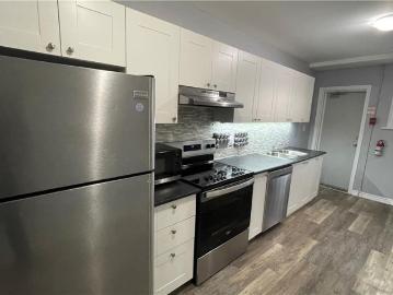 Hamilton, Ontario, Ontario - Parking, Equipped kitchen