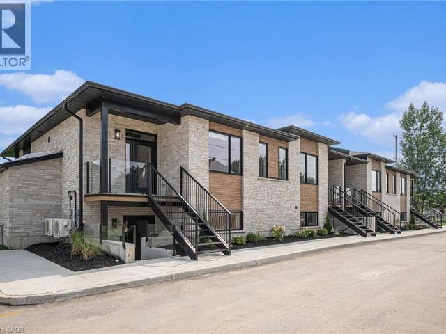 apartment at 461 E WELLINGTON Street Unit# 2