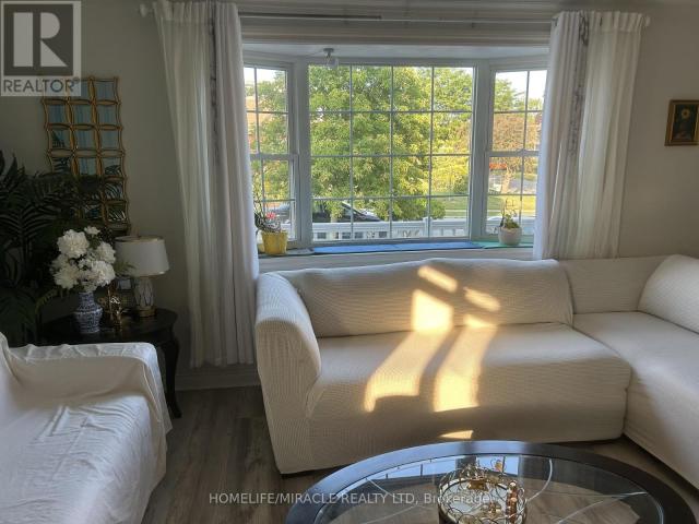 apartment at 46 INNISWOOD UPPER LEVEL DRIVE