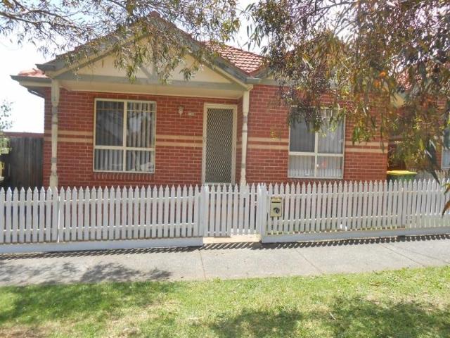 apartment at 4/92 Collins Street, Thornbury