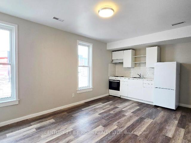 apartment at 4 – 44 FRONT STREET S