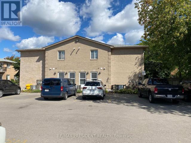 apartment at 4 – 897 STONE CHURCH ROAD E
