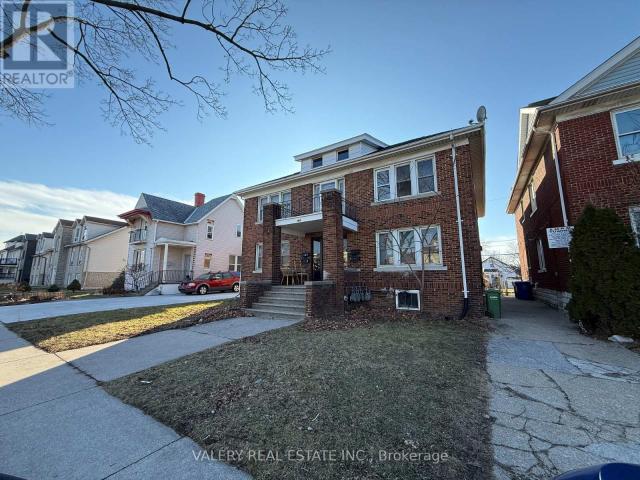 apartment at 4 – 1093 HOWARD AVENUE