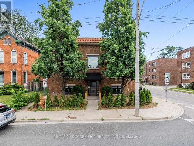 apartment at 4 – 127 VICTORIA AVENUE S
