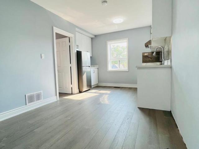 apartment at 4 1342 WESTON ROAD, Toronto, Ontario, M6M4R5