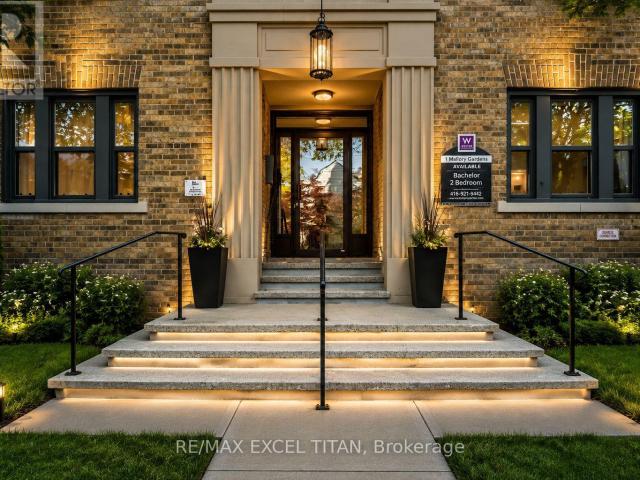 apartment at 4 1 MALLORY GARDENS, Toronto, Ontario, M4V2A6